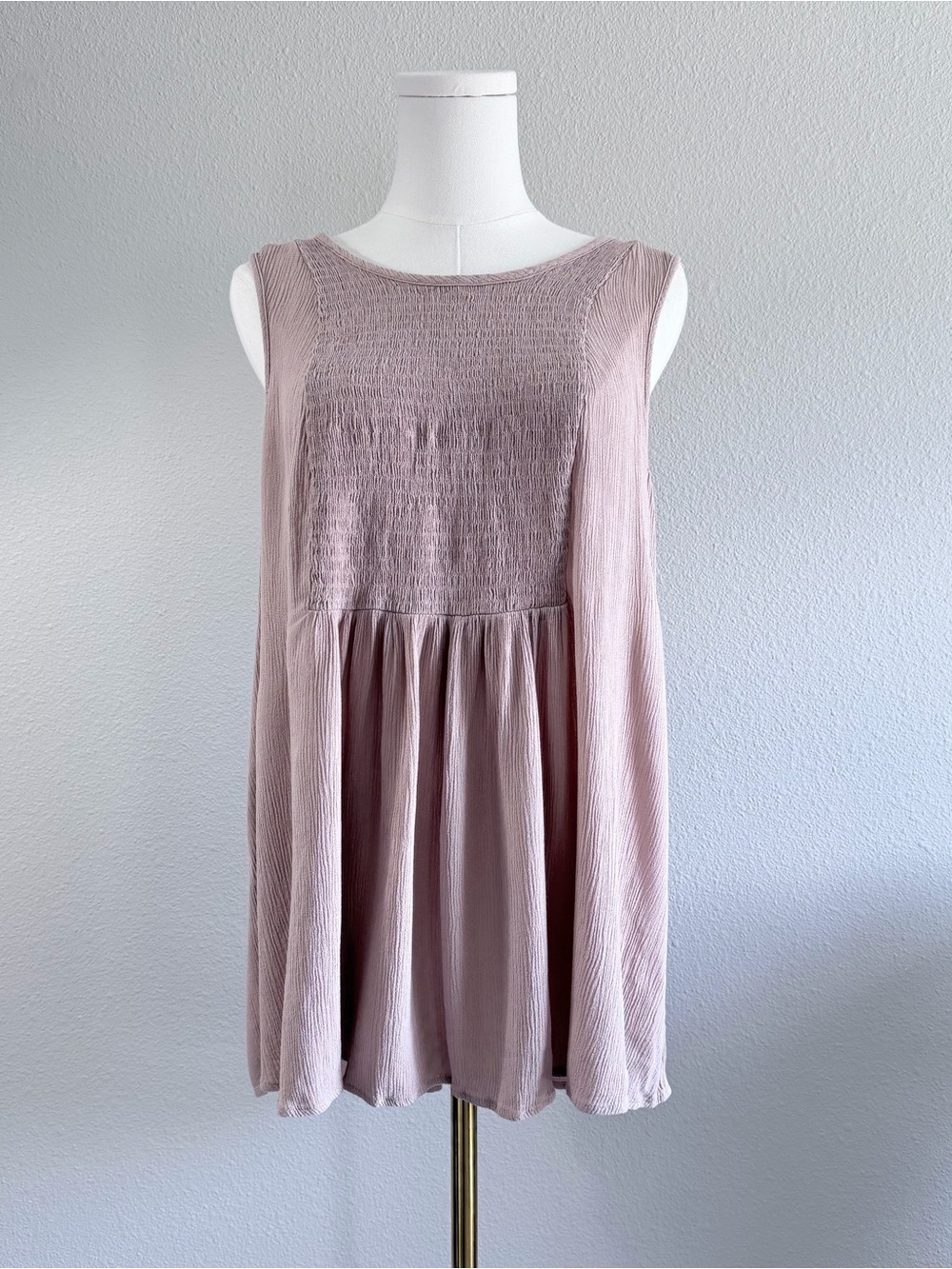 Torrid Womens Tank Top Size 1 Light Pink Round Neck Keyhole Back Sleeveless Boho